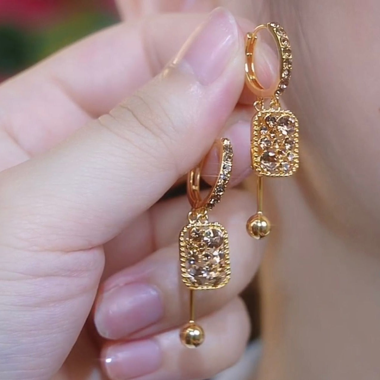 Light Luxury High-grade Full Diamond Geometric Earrings